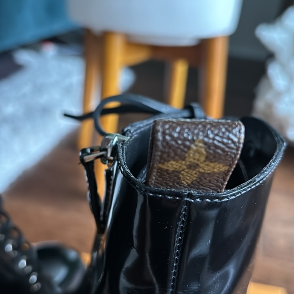 Authentic Louis Vuitton woman’s boots - Picture 7 of 13